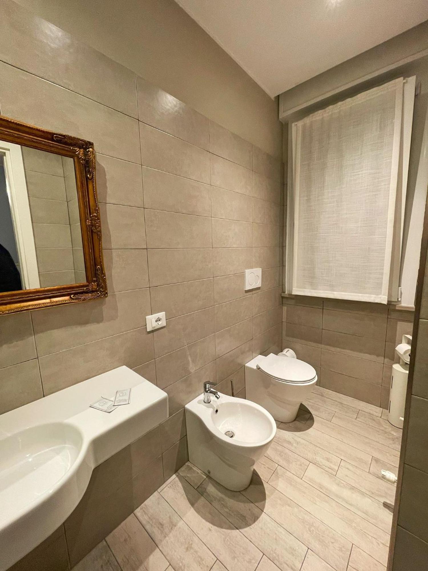Alla Scaletta - Stanze Con Bagno Privato E Wifi A Pochi Passi Dal Duomo 米兰多拉 外观 照片